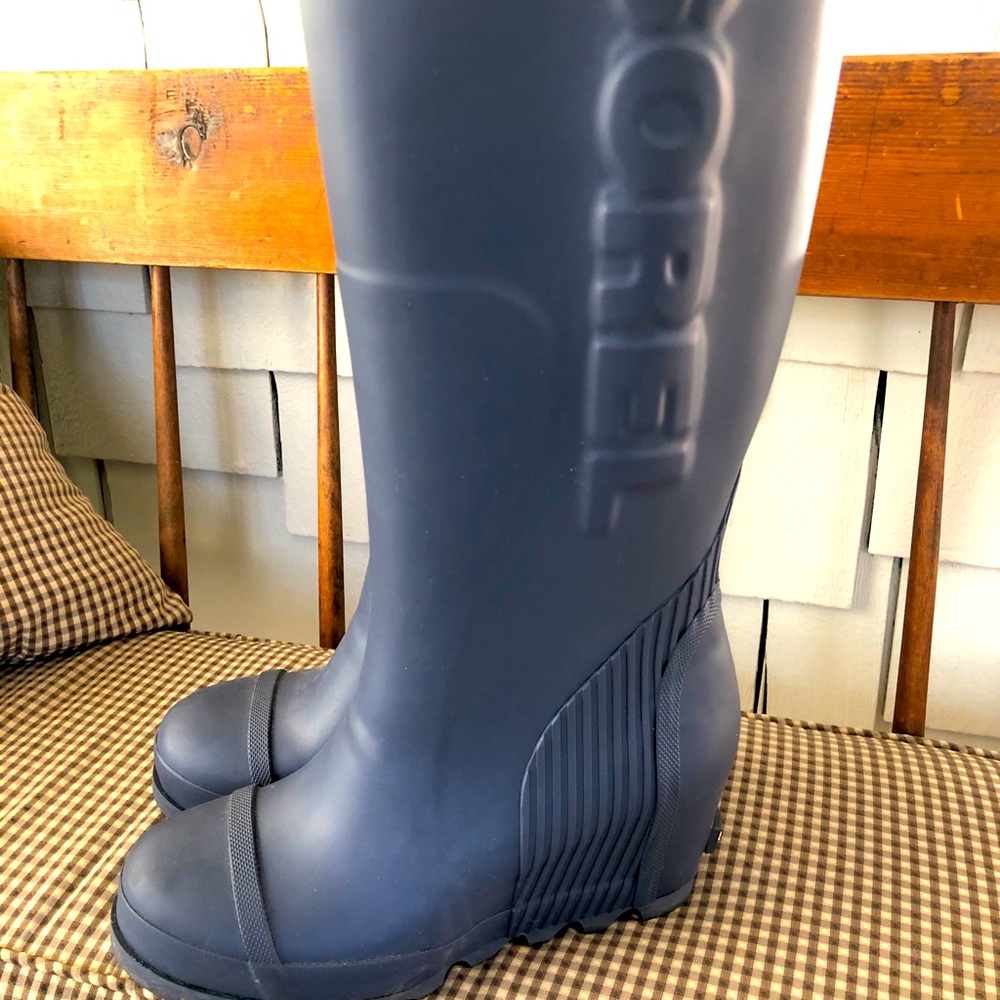 Women’s Sorel Lined Boots Size 8